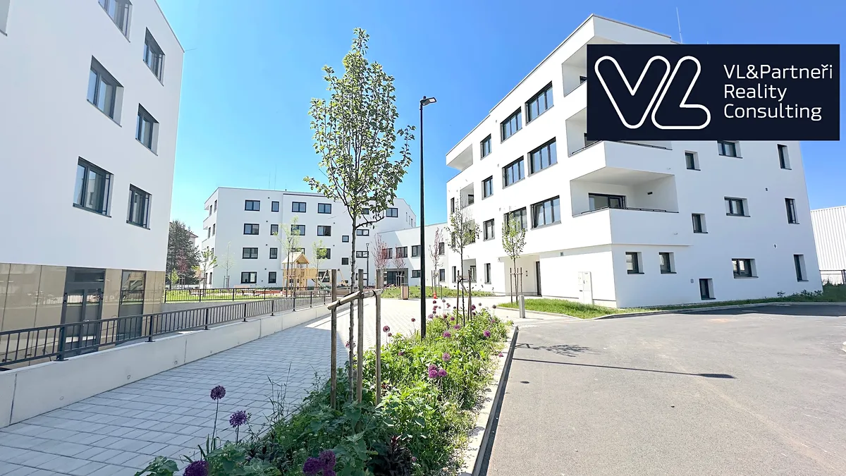 Pronájem garážového stání 15 m²